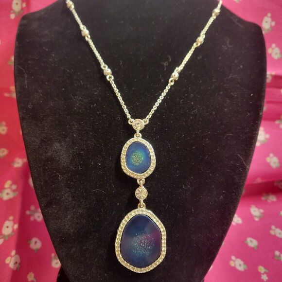 Vintage Avon Faux Turquoise Blue Geode Rhinestone Drop Necklace and Earrings Set - Picture 10 of 12